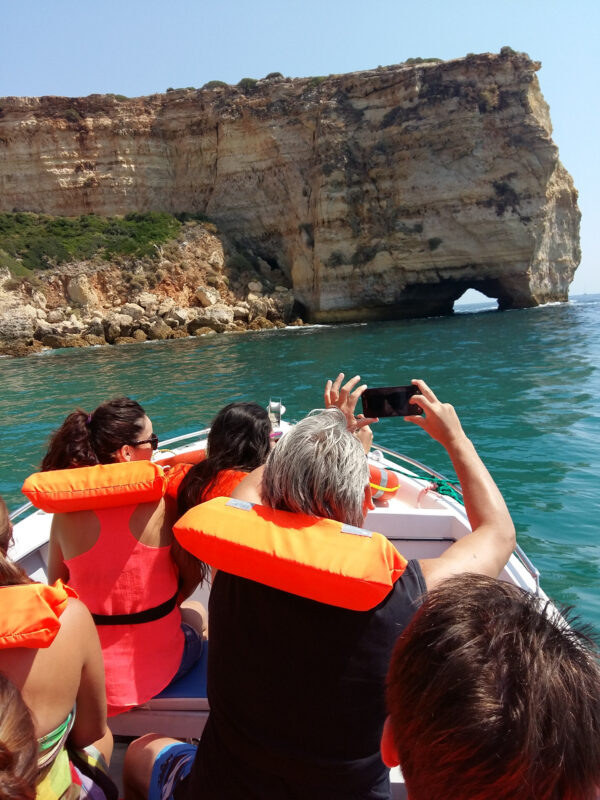 5bc464275a529997816653